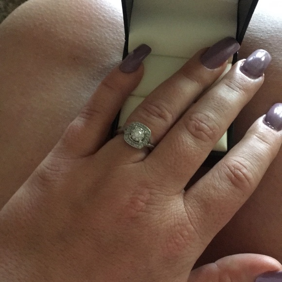 Beautiful diamond ring - Picture 3 of 4